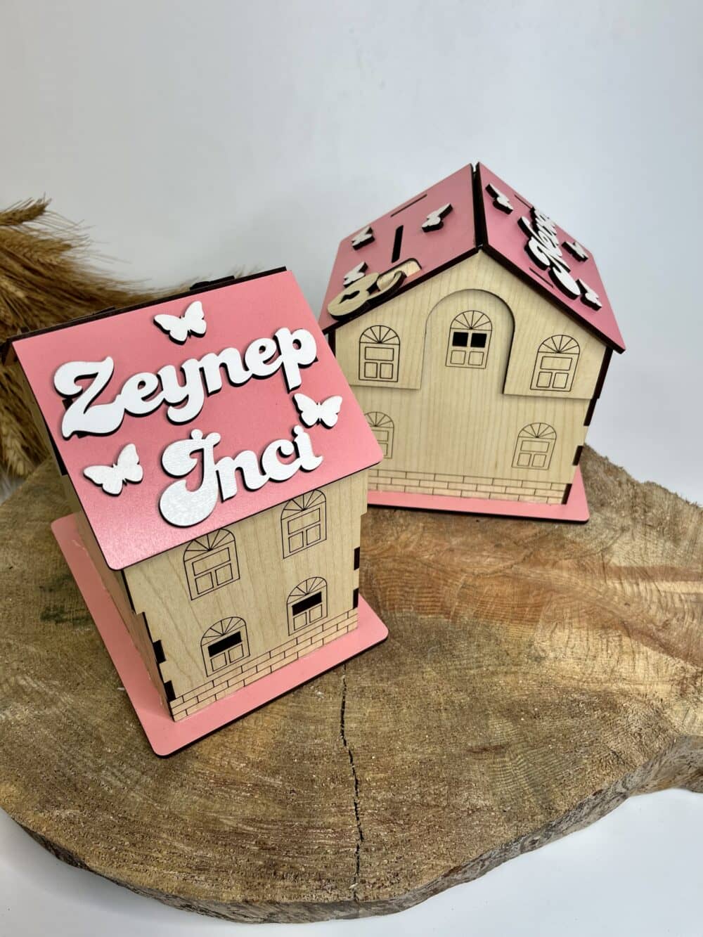Kişiye Özel Ahşap Ev Kumbara - Pembe Renk - Görsel 3