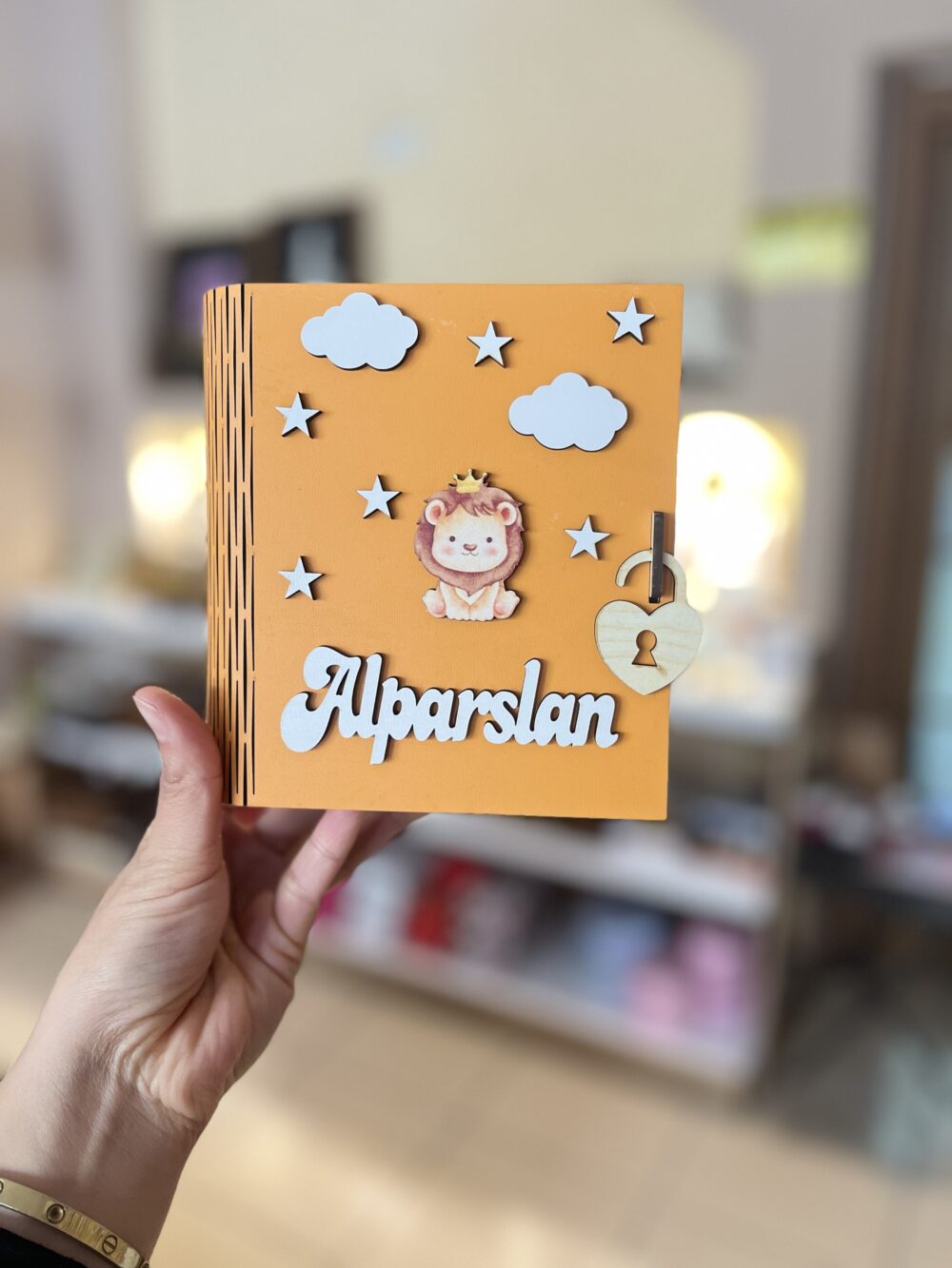 Kişiye Özel Aslan Figürlü Ahşap Kumbara